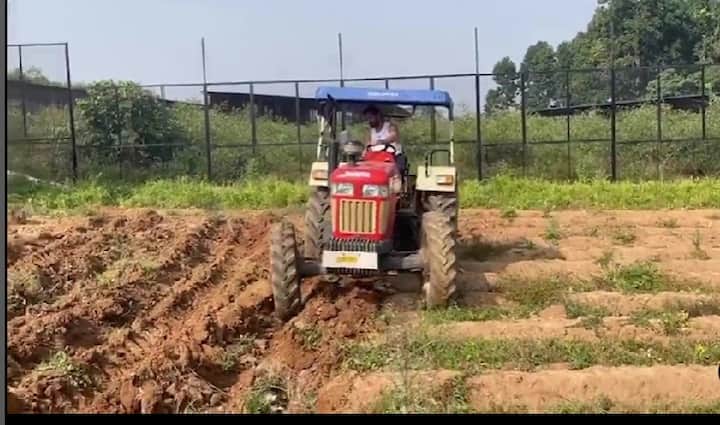 விவசாயியாக மாறிய தோனி