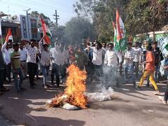 छत्तीसगढ़: यूथ कांग्रेस कार्यकर्ताओं ने राजभवन का सुरक्षा बैरीकेड तोड़ा, अडानी मामले में JPC की मांग