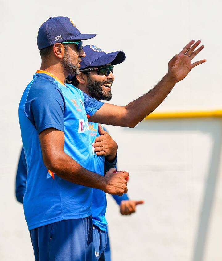 তবে বিশ্বরেকর্ড শ্রীলঙ্কার কিংবদন্তি মুথাইয়া মুরলীধরনের দখলে। মাত্র ৮০ টেস্টে সাড়ে চারশো উইকেট পেয়েছিলেন শ্রীলঙ্কার অফস্পিনার। 