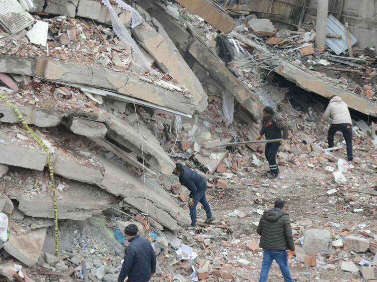 Turkey, Syria Earthquake:  death toll from earthquake across Turkey and Syria so far exceeded 15,000 Turkey, Syria Earthquake: உலகை உலுக்கிய துருக்கி நிலநடுக்கம்..  இதுவரை மட்டும் 15,000 பேர் உயிரிழப்பு..! கதறும் உறவுகள்!