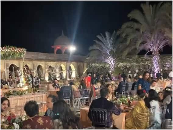 Smriti Irani Daughter Wedding: बेटी की शादी में थिरकीं स्मृति ईरानी, आप भी देखें तस्वीरें Smriti Irani Daughter Wedding: बेटी की शादी में थिरकीं स्मृति ईरानी, आप भी देखें तस्वीरें
