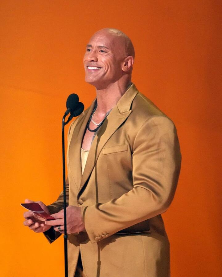 தி ராக், அடெலின் பெரிய ரசிகர் என்பது குறிப்பிடதக்கது