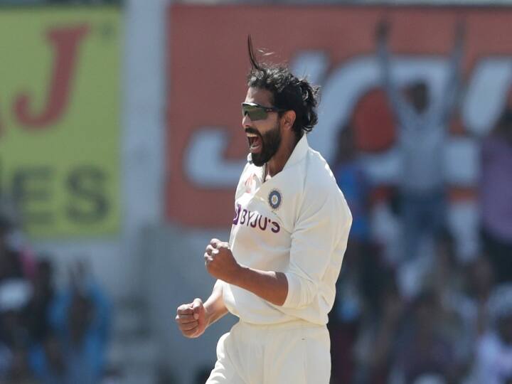 Border Gavaskar Trophy: Ravi Shastri goes berserk as Ravindra Jadeja bowls Steve Smith with a jaffa watch video Watch Video: 