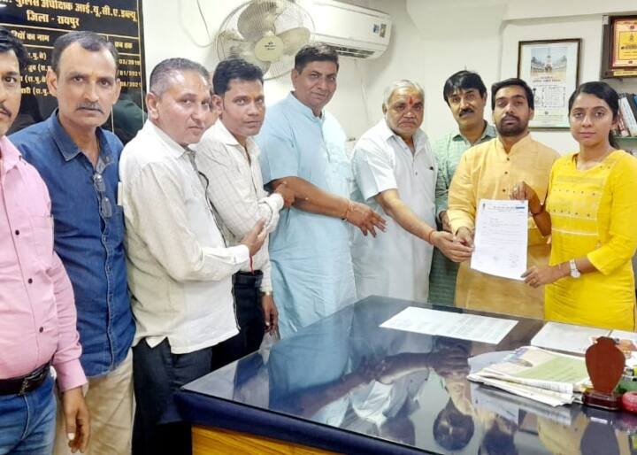 Mohan Bhagwat Remark: संघ प्रमुख मोहन भागवत के बयान का विरोध, ब्राह्मण समाज ने SSP को सौंपा ज्ञापन Brahmin Community on RSS Chief Mohan Bhagwat in Raipur of Chhattisgarh ANN Mohan Bhagwat Remark: संघ प्रमुख मोहन भागवत के बयान का विरोध, ब्राह्मण समाज ने SSP को सौंपा ज्ञापन