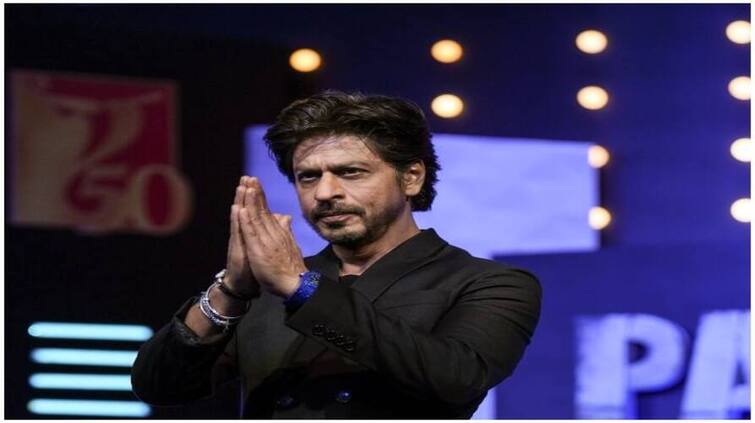 shah-rukh-khan-blue-wrist-watch-cost-is-more-than-4-crore-see-viral-pics Shah Rukh Khan: ਸ਼ਾਹਰੁਖ ਖਾਨ ਨੇ ਪ੍ਰੈੱਸ ਕਾਨਫਰੰਸ 'ਚ ਪਹਿਨੀ ਕਰੋੜਾਂ ਦੀ ਘੜੀ, ਕੀਮਤ ਸੁਣ ਉੱਡ ਜਾਣਗੇ ਹੋਸ਼