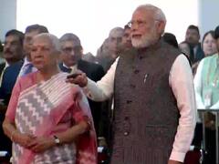 PM मोदी ने किया ग्लोबल इन्वेस्टर्स समिट का उद्घाटन, CM योगी और राजनाथ सिंह रहे मौजूद