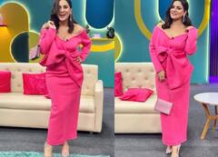 Shraddha Arya Photos: पिंक कलर की ऑफ शोल्डर ड्रेस में श्रद्धा आर्या का बिंदास लुक, किसी भी फंक्शन के लिए आप कर सकती हैं ट्राई