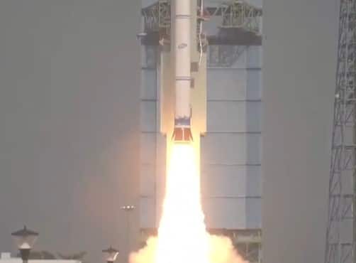 ISRO SSLV D2 Launch : भारतीय अवकाश संशोधन संस्था म्हणजे इस्रोकडून SSLV D2 रॉकेट (Small Sataellite Launch Vehicle) लाँच करण्यात आलं आहे.