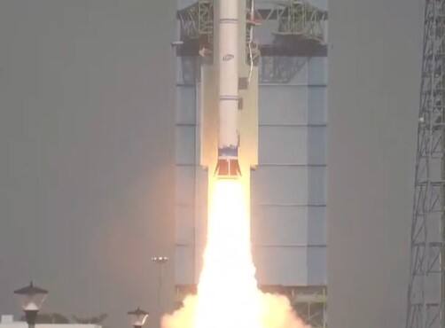 ISRO SSLV D2 Launch : भारतीय अवकाश संशोधन संस्था म्हणजे इस्रोकडून SSLV D2 रॉकेट (Small Sataellite Launch Vehicle) लाँच करण्यात आलं आहे.