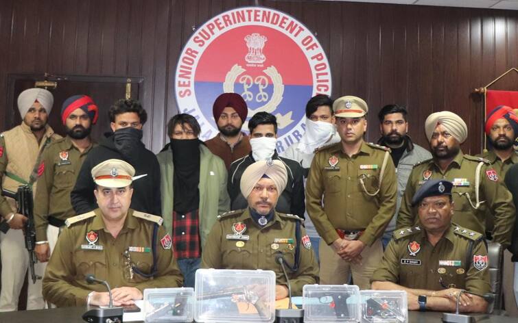 PUNJAB POLICE ARREST ASSOCIATE OF CANADA-BASED TERRORIST LAKHBIR LANDA, HIS THREE AIDES FROM JALANDHAR ਪੰਜਾਬ ਪੁਲਿਸ ਵੱਲੋਂ ਕੈਨੇਡਾ ਅਧਾਰਤ ਅੱਤਵਾਦੀ ਲਖਬੀਰ ਲੰਡਾ ਦਾ ਸਹਿਯੋਗੀ ਆਪਣੇ ਤਿੰਨ ਸਾਥੀਆਂ ਸਮੇਤ ਜਲੰਧਰ ਤੋਂ ਗ੍ਰਿਫਤਾਰ