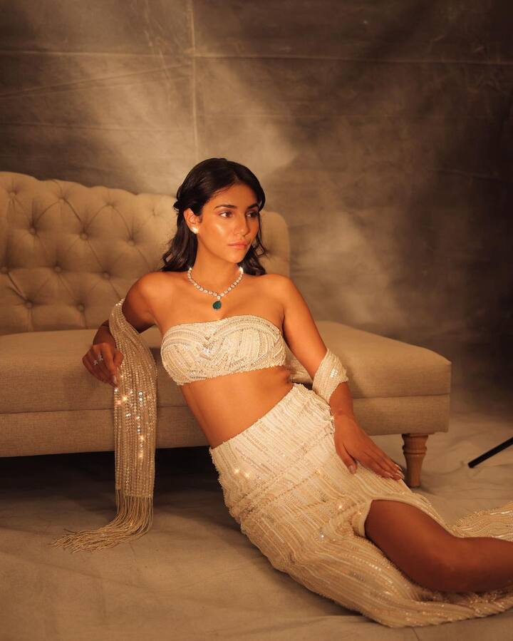 રાધિકા વેબ સીરીઝ કોલ માય એજન્ટમાં જોવા મળી હતી.  અભિનેત્રીની એક્ટિંગના વખાણ થાય છે.