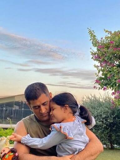 ये हैं धोनी की क्यूट बेटी जीवा, Pics