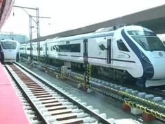 Vande Bharat Express: 5 घंटे 20 मिनट में पूरी होगी 343 किलोमीटर की दूरी, मुंबई को मिली दो और वंदे भारत एक्सप्रेस, देखें तस्वीरें