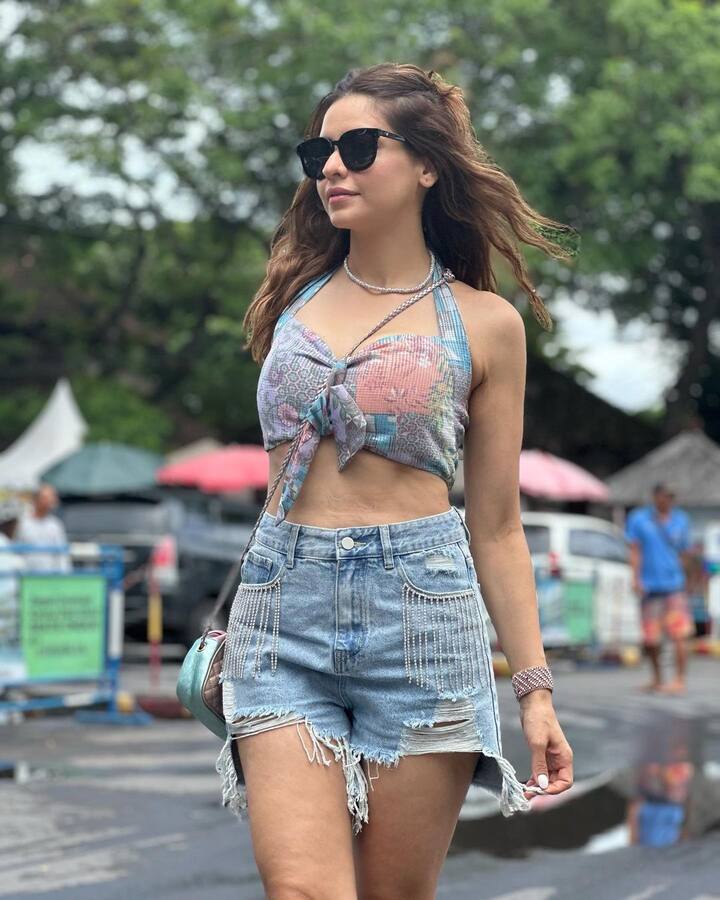 राजीव खंडेलवाल और आमना शरीफ भारतीय टेलीविजन पर सबसे ज्यादा पसंद की जाने वाली जोड़ियों में से एक थे. एकता कपूर लोकप्रिय शो कहीं तो होगा में दोनों को एक साथ देखा गया था. प्रशंसकों ने उस शो को जितना प्यार किया, उतना ही उन्हें कशिश और सुजल की जोड़ी से उन्हें प्यार था.