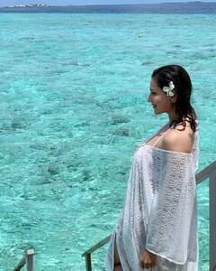 Madalsa Sharma: अनुपमा की 'काव्या' पर समंदर किनारे चढ़ा ऐसा खुमार, ट्रांसपैरेंट कपड़ों में दिखाया हुस्न का जलवा