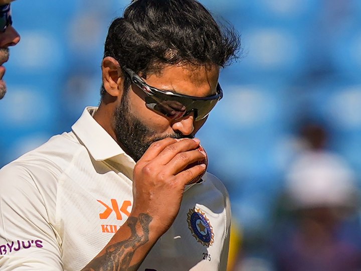 Ravindra Jadeja enacts Allu Arjun iconic dialgoue from Pushpa Kuldeep Yadav  leaves cheeky comment - Latest Cricket News - साउथ सुपरस्टार अल्लू अर्जुन  के अवतार में नजर आए ऑलराउंडर रविंद्र जडेजा ...