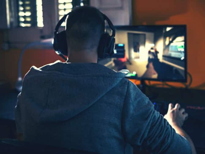 Online Gaming is Trendier Than Ever. What Does That Mean for Responsible  Gaming? - Pause Before You Play