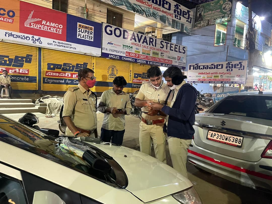 Nellore news rta agents wrong complaints on govt officials DNN Nellore News : నిజాయితీ అధికారులతో దళారీలకు చిక్కులు, ఆకాశ రామన్న పేరుతో తప్పుడు ఫిర్యాదులు!