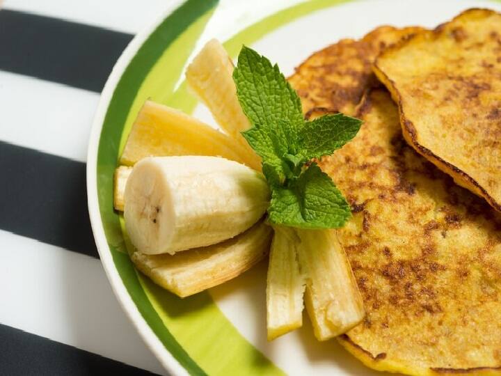 Make this healthy banana cheela for children in breakfast learn the easy way to make बेसन का चीला भूल जाएंगे जब ब्रेकफास्ट में बच्चों के लिए बनाएंगे ये हेल्दी केले का चीला, जानें बनाने का आसान तरीका