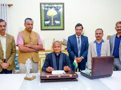 वसुधंरा के करीबी रहे दो IAS ने गहलोत सरकार के लिए तैयार किया बजट, जानिए कौन हैं ये अफसर?