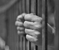 Pune bank froud : HDFC बँकेतील दोन अधिकाऱ्यांना तीन वर्षांच्या कारावासाची शिक्षा; काय आहे प्रकरण?