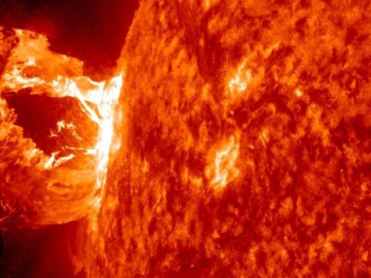 Huge Piece Of Sun Breaks Off Scientists Stunned know more details in tamil Sun Breaks: உடைந்தது சூரியனின் மேற்பரப்பு.. அச்சத்தில் உறைந்த விஞ்ஞானிகள்..! பூமிக்கு ஆபத்தா?