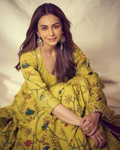 Rakul Preet Singh: క్యూట్ స్మైల్ తో కట్టిపడేస్తున్న హాట్ బ్యూటీ