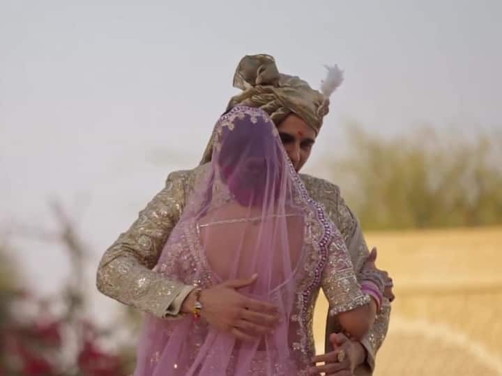 As she got near to Sidharth, they hug and kiss each other. (Image source: Instagram)
