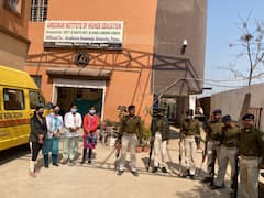 मनेर में कॉलेज छात्राओं के साथ होती है छेड़खानी, अत्याधुनिक हथियार से देनी पड़ रही है सुरक्षा