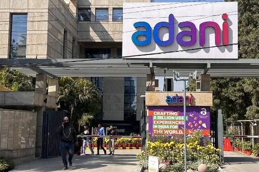 Adani Group Total debts are equivalent to at least 1 percent of the Indian economy says Nikkei Asia Adani Group: भारतीय इकोनॉमी का करीब 1 फीसदी है अडानी समूह का कुल कर्ज, जानें निक्केई की रिपोर्ट के और खुलासे