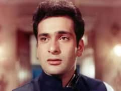 राजीव कपूर की डेथ एनिवर्सरी पर करीना-करिश्मा ने शेयर किया पोस्ट, लिखा- आपकी बहुत याद आती है चिंपू अंकल