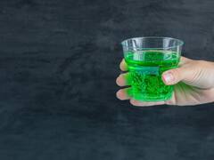 ट्रेंड में है क्लोरोफिल वाटर...मिलते हैं सेहत को ये अद्भुत फायदे, क्या आपने इसे ट्राई किया?