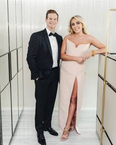 IN PICS: स्मिथ-वॉर्नर से लेकर स्टार्क-कमिंस तक, बेहद खूबसूरत हैं इन ऑस्ट्रेलियाई क्रिकेटरों की वाइफ