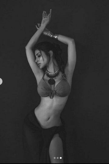 ਮੌਨੀ ਰਾਏ ਦੀਆਂ ਤਾਜ਼ਾ ਹੌਟ ਤਸਵੀਰਾਂ ਦੇਖ ਪ੍ਰਸ਼ੰਸਕਾਂ ਦੇ ਉੱਡੇ ਹੋਸ਼