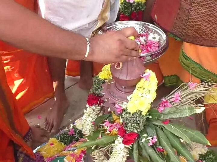 Karur Sri Maduraiveeran Swamy Temple Ashtabandana Kumbabhishekam festival TNN கரூர் ஸ்ரீ மதுரைவீரன் சுவாமி ஆலய கும்பாபிஷேக விழா - திரளான பக்தர்கள் பங்கேற்பு