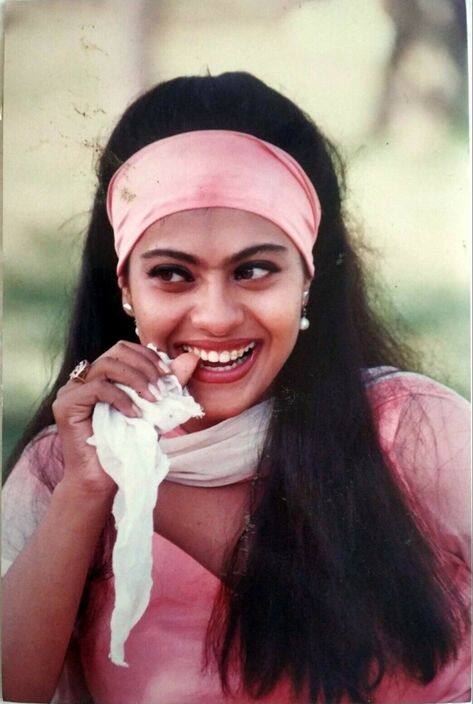 ਅੱਜ ਕਾਜੋਲ ਸਾਂਵਲੀ ਦੀ ਥਾਂ ਗੋਰੀ ਦਿਖਦੀ ਹੈ। ਪਰ ਇਸ ਦੇ ਪਿੱਛੇ ਕੀ ਕਾਰਨ ਹੈ, ਅੱਜ ਤੱਕ ਕਿਸੇ ਨੂੰ ਨਹੀਂ ਪਤਾ ਸੀ। ਹੁਣ ਸਾਲਾਂ ਬਾਅਦ ਕਾਜੋਲ ਨੇ ਆਪਣੇ ਇਸ ਤਰ੍ਹਾਂ ਦੇ ਗੋਰੀ ਹੋਣ ਦੀ ਅਸਲ ਵਜ੍ਹਾ ਦੱਸੀ ਹੈ।