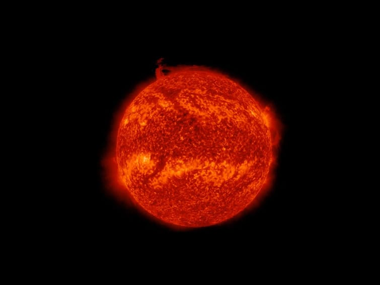 Huge Piece Of Sun Breaks Off What will be the effect on the earth Scientists are confused space science news Sun Breaks: सूर्याचा मोठा भाग तुटला, चक्राकार वावटळाची निर्मिती; पृथ्वीवर काय परिणाम होणार? शास्त्रज्ञ गोंधळात