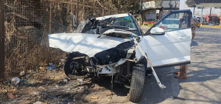 तर अशोक मुसळे (71) आणि माधुरी मुसळे (50) या दोघाची प्रकृती चिंताजनक असल्याने पुढील उपचारासाठी रवाना करण्यात आले आहे.