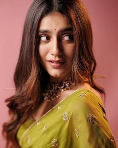 एक बार फिर नज़रों से घायल करने को तैयार हैं विंक गर्ल Priya Prakash Varrier, तस्वीरें देख याद आ जाएगा वो वीडियो