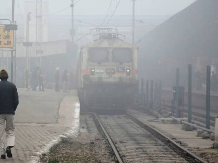 Cancelled Train Today 11 February 2023 Railway divert 34 trains and cancelled more than 370 trains see list Cancelled Train Today: रेलवे ने 34 ट्रेनों के बदल दिए रूट, 370 से ज्यादा गाड़ियां हुई कैंसिल, देखें पूरी लिस्ट 