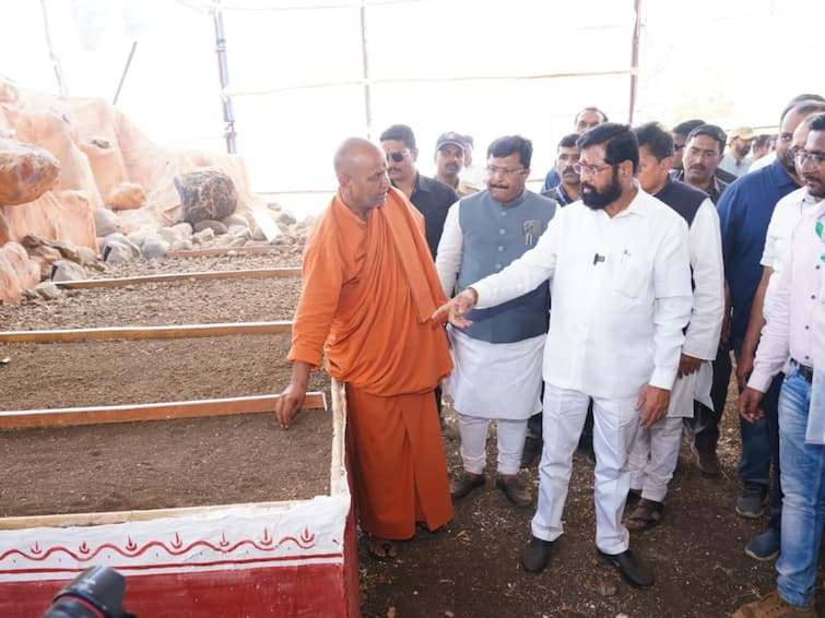 CM Eknath Shinde at Kaneri Math say state government will provide maximum support to the organic farmers CM Eknath Shinde at Kaneri Math : सेंद्रिय शेती करणाऱ्या शेतकऱ्यांना राज्य सरकार सर्वोतोपरी मदत करेल; मुख्यमंत्री एकनाथ शिंदे यांची ग्वाही