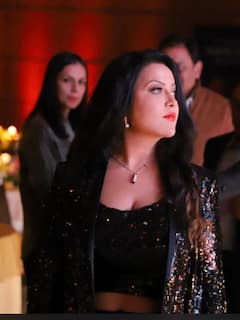 In Photos: डिप्टी सीएम देवेंद्र फडणवीस से 9 साल छोटी हैं पत्नी अमृता फडणवीस, तस्वीरों में देखें ग्लैमरस अंदाज