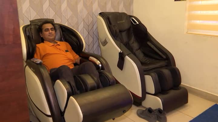 এসি-নন এসি দু'ধরনের ওয়েটিং রুমেরই ব্যবস্থা রয়েছে। নন এসি ব্যবহার করা যাবে বিনামূল্যে।