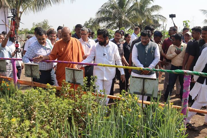 यावेळी त्यांनी सिद्धगिरी गोशाळा, सिद्धगिरी हॉस्पिटल व सिद्धगिरी गुरुकुलमला भेट देत विविध प्रकल्पांची पाहणी केली व मठावर होणाऱ्या लोकोपयोगी प्रकल्पांचे कौतुक केले.