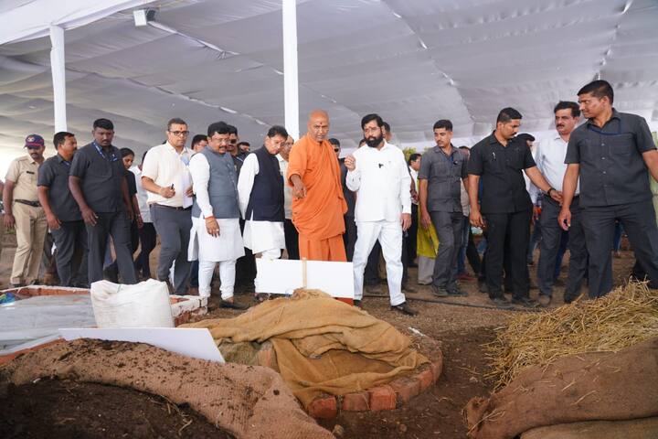काडसिद्धेश्वर महाराजांच्या प्राचीन मंदिरात दर्शन घेवून आपल्या पाहणी दौऱ्याला सुरुवात केली.