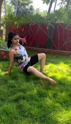 Keerthy Suresh: கீர்த்தி சுரேஷிற்குள் இப்படியொரு திறமையா? உடற்பயிற்சியில் புதுமை காட்டும் நடிகை!