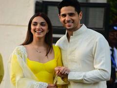 शादी के बाद एयरपोर्ट पर स्पॉट हुए सिड-कियारा, एक-दूजे का हाथ थामकर खिंचवाईं तस्वीरें