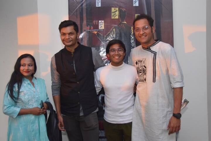 সিরিজের প্রিমিয়ারে পরিচালক নীল নওয়াজ বলেন, 'এটা যতটা না গোয়েন্দা গল্প তার থেকে বেশি গোয়েন্দার গল্প!'