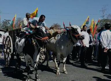 Palghar : शेतकरी प्रश्नावरुन कुणबी सेना आक्रमक, पालघर-मनोर मार्गावर रास्ता रोको