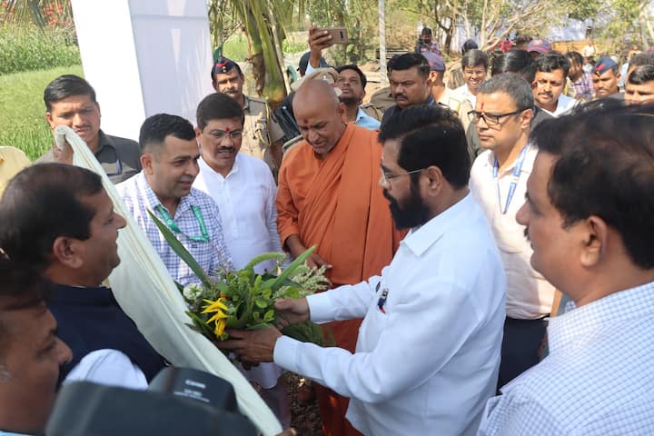मुख्यमंत्र्यांनी पृथ्वी,जल,अग्नी, वायू आणि आकाश या तत्वांच्या गॅलरी, मुख्य सभा मंडप सोबतच सोळा संस्कार, आरोग्य अशा गॅलरीना भेट देवून पाहणी केली.